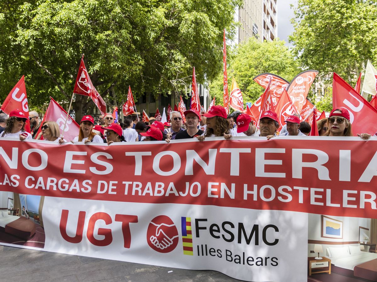 Foto: Manifestaciones por el Día del Trabajador en Valencia: horario, recorrido y cortes de tráfico (EFE/CATI CLADERA)