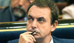 El PSOE presiona a Zapatero para que haga su primera gran crisis de gobierno ante la pérdida de apoyo electoral