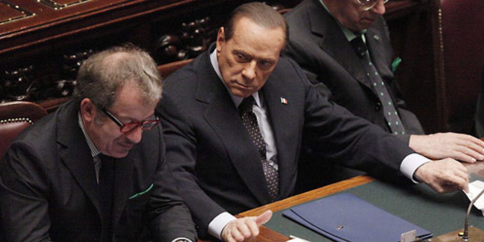 Foto: Berlusconi dimite y se desangra como líder político y empresarial