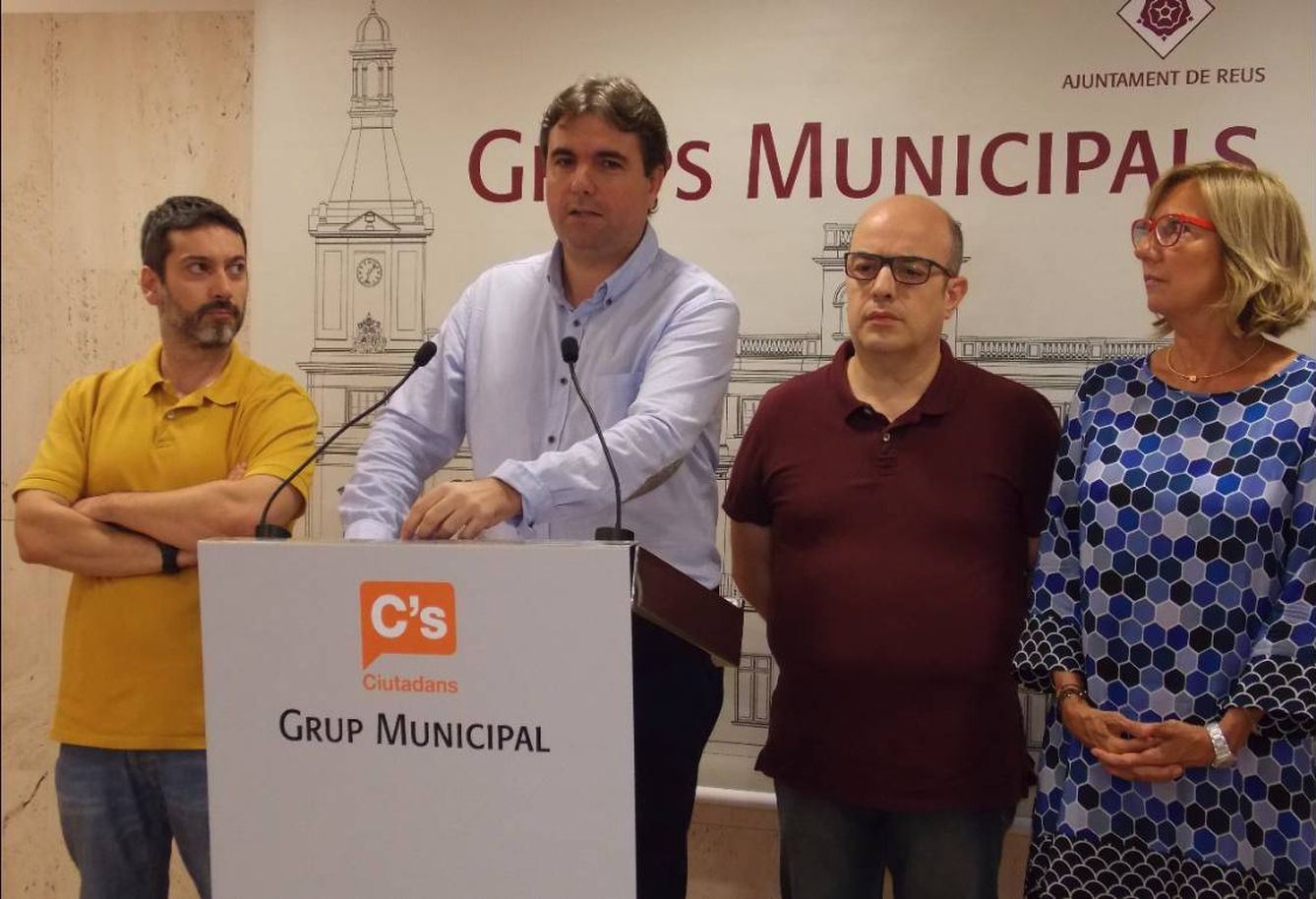 De izquierda a derecha los ex concejales Guillem Figueras, Juan Carlos Sánchez, Damián Morales y Pepa Labrador. (Cs)