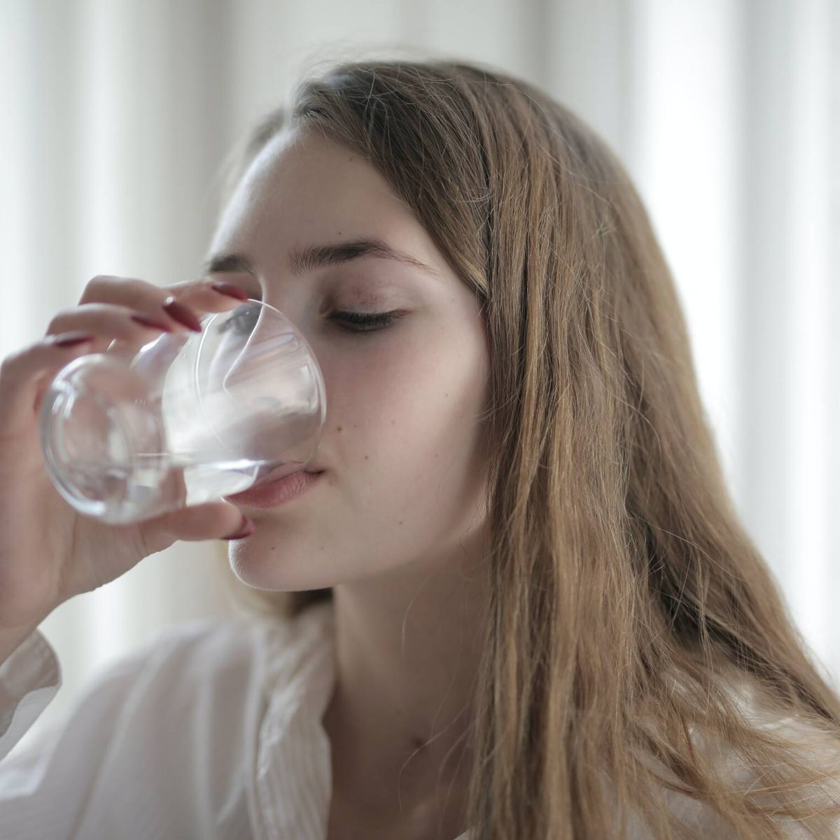 preposición Altoparlante País Tomar 8 vasos de agua al día es demasiado para la mayoría