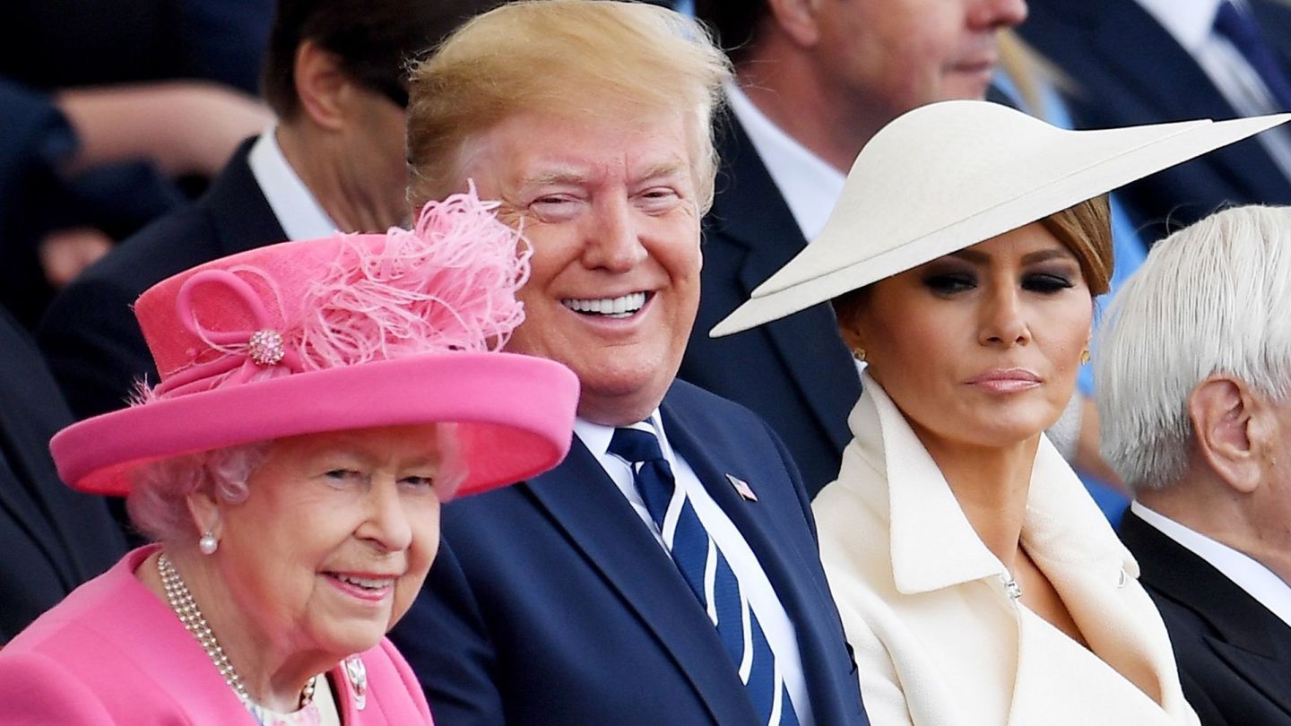 La reina Isabel II, junto a Donald Trump. (EFE)