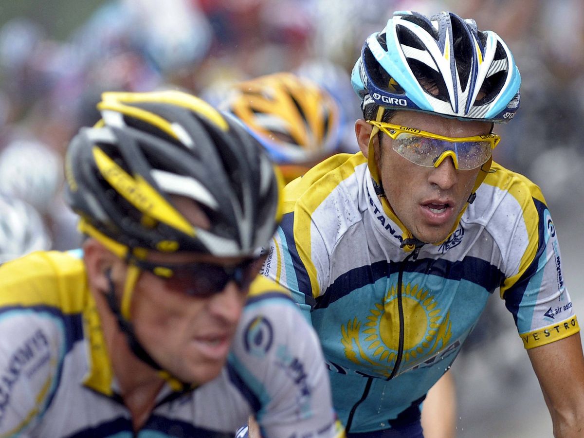 Foto: Alberto Contador y Lance Armstrong, durante la sexta etapa del Tour de Francia 2009. (EFE)