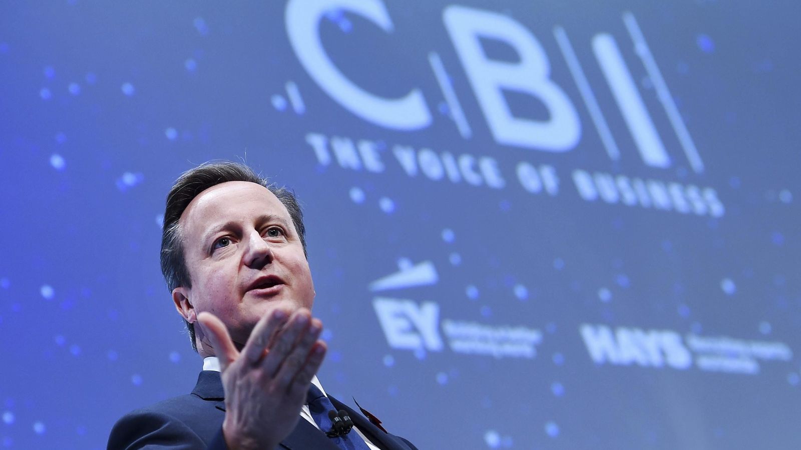 Foto: El primer ministro británico, David Cameron, ofrece un discurso en la conferencia anual de la Confederación de la Industria Británica en Londres (Efe).