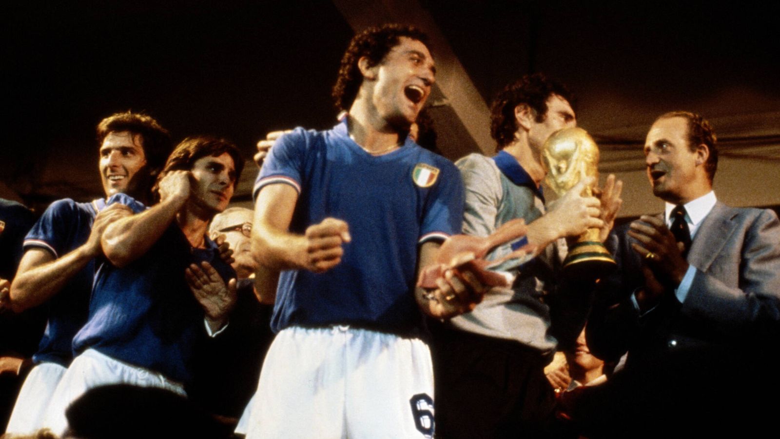 Dino Zoff celebra con la Copa del Mundo junto al rey Juan Carlos. (Getty/Steve Powell)