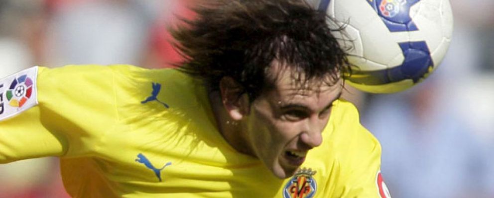 Foto: Llaneza: "Nos gustaría que Gonzalo, Godín y Rossi, se retiren en Villarreal"