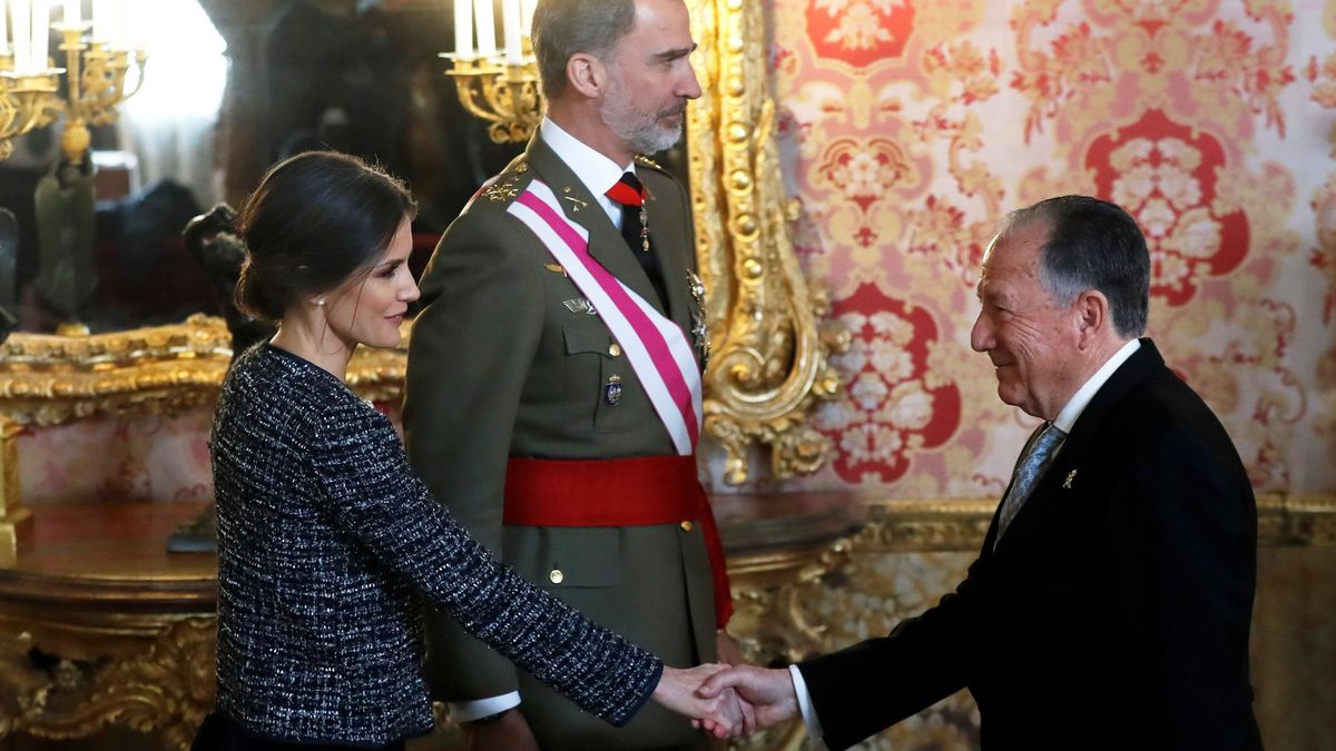 La difícil jubilación del general Félix Sanz Roldán en el CNI
