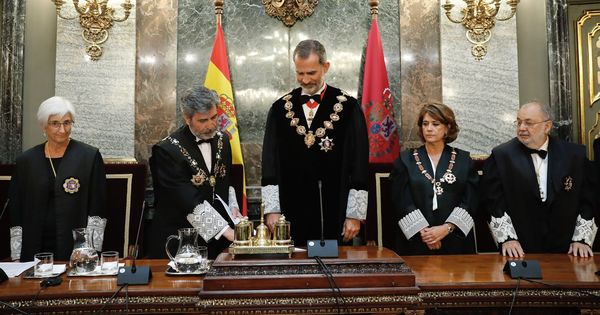 Foto: Felipe VI (c), en la apertura del año judicial. (EFE)