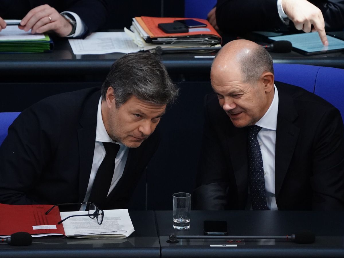 Foto: El vicecanciller y ministro alemán de Economía, Robert Habeck, junto al canciller germano, Olaf Scholz. (EFE/Clemens Bilan)