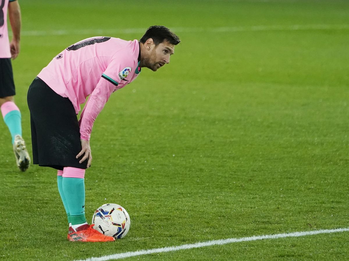 Foto: Messi lo intentó todo pero no pudo lograr la victoria contra el Alavés. (Reuters)
