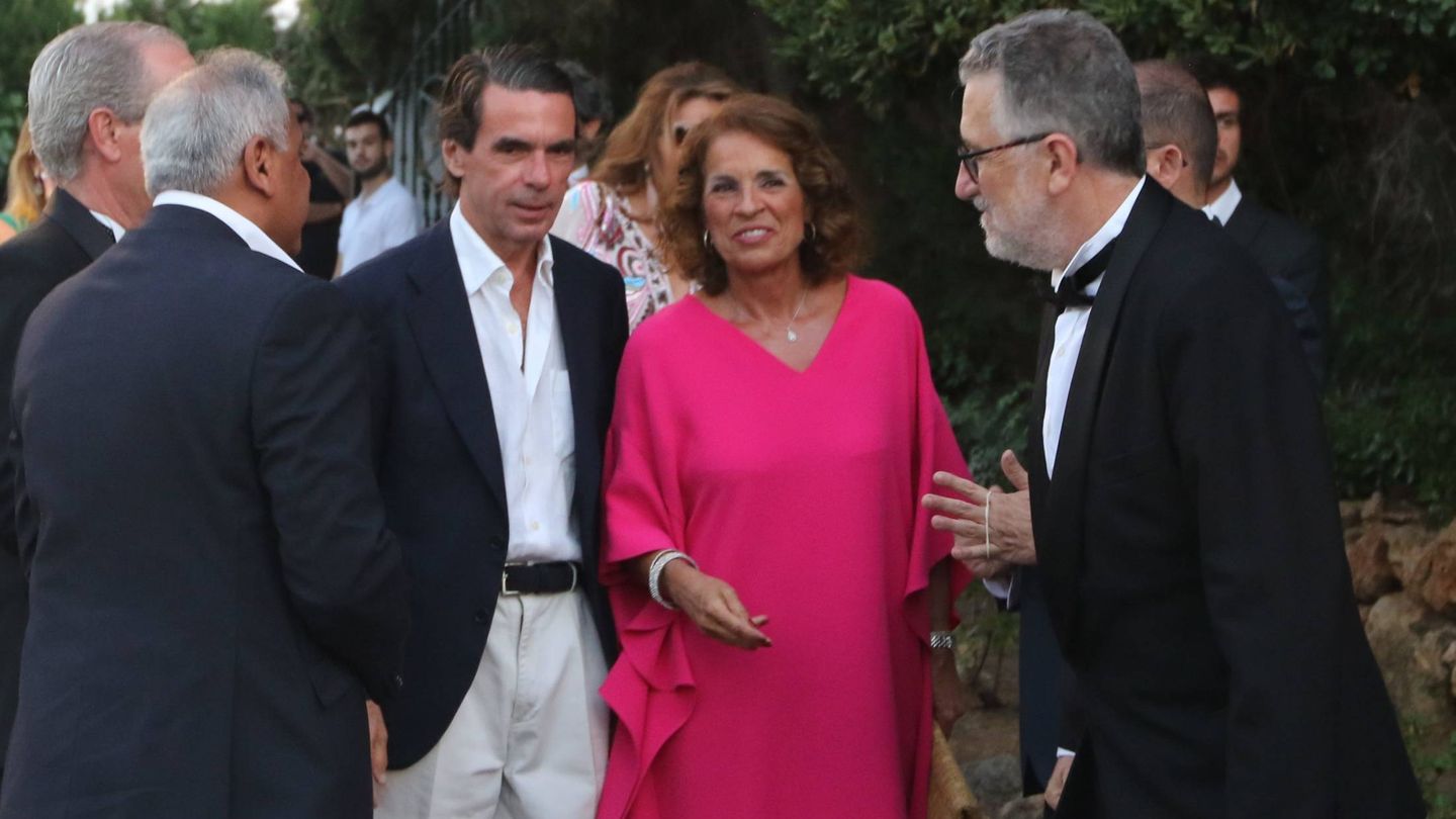 Aznar y Botella son dos de los invitados al enlace. (Cordon Press)