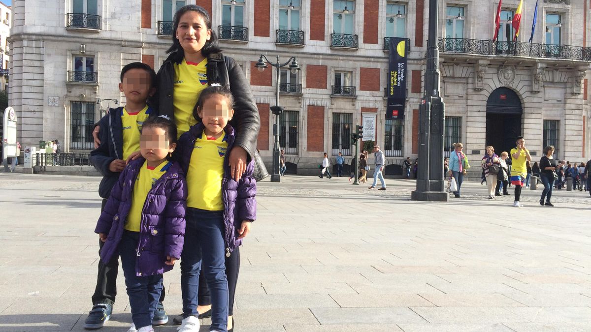 La comunidad ecuatoriana clama impotente desde España: "No sé nada de mi familia"