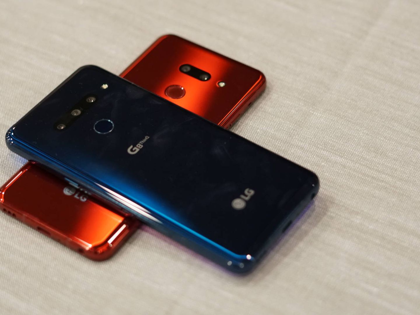 El LG G8, en dos colores y dos versiones. (M. Mcloughlin)