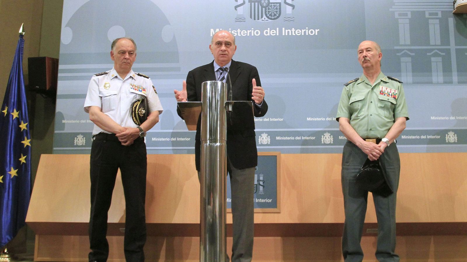 Foto: El ministro del Interior, Jorge Fernández Díaz, dado cuenta de los detalles de la operación conjunta de la Policía Nacional y la Guardia Civil. (EFE)