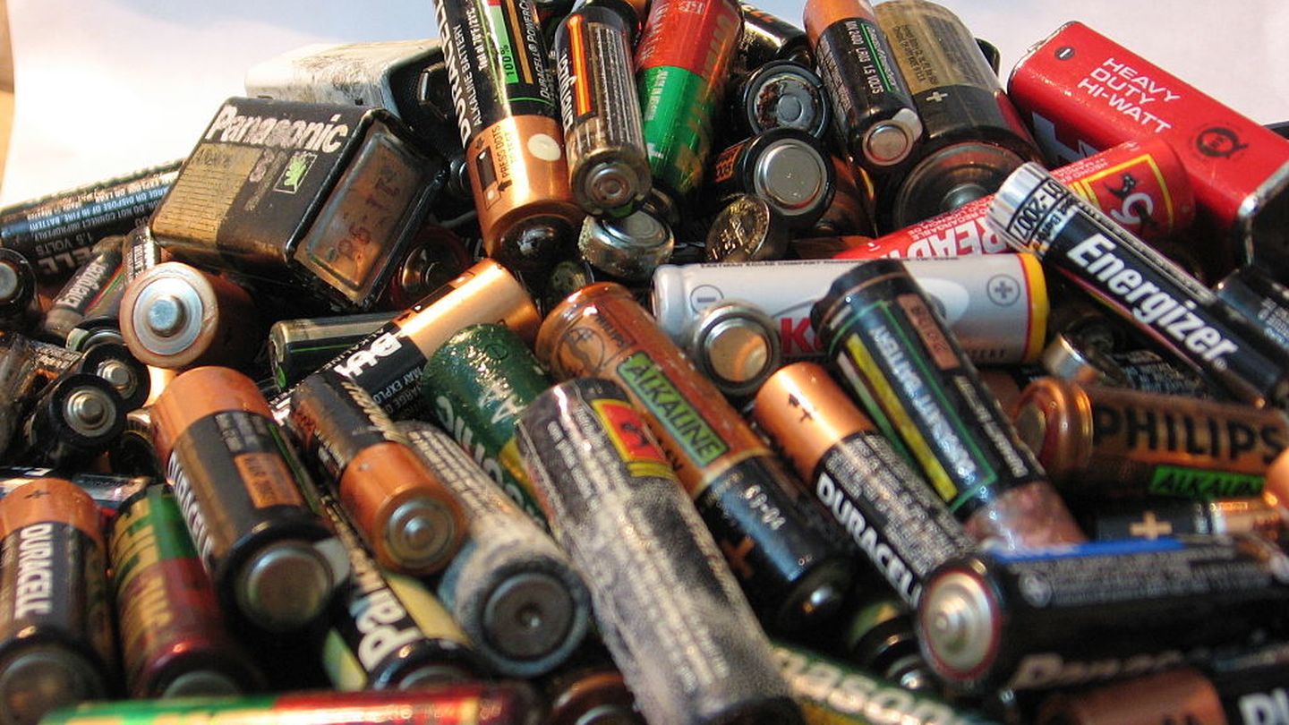 Los peligrosos componentes químicos de las pilas y baterías obligan a un proceso de reciclaje especial. 