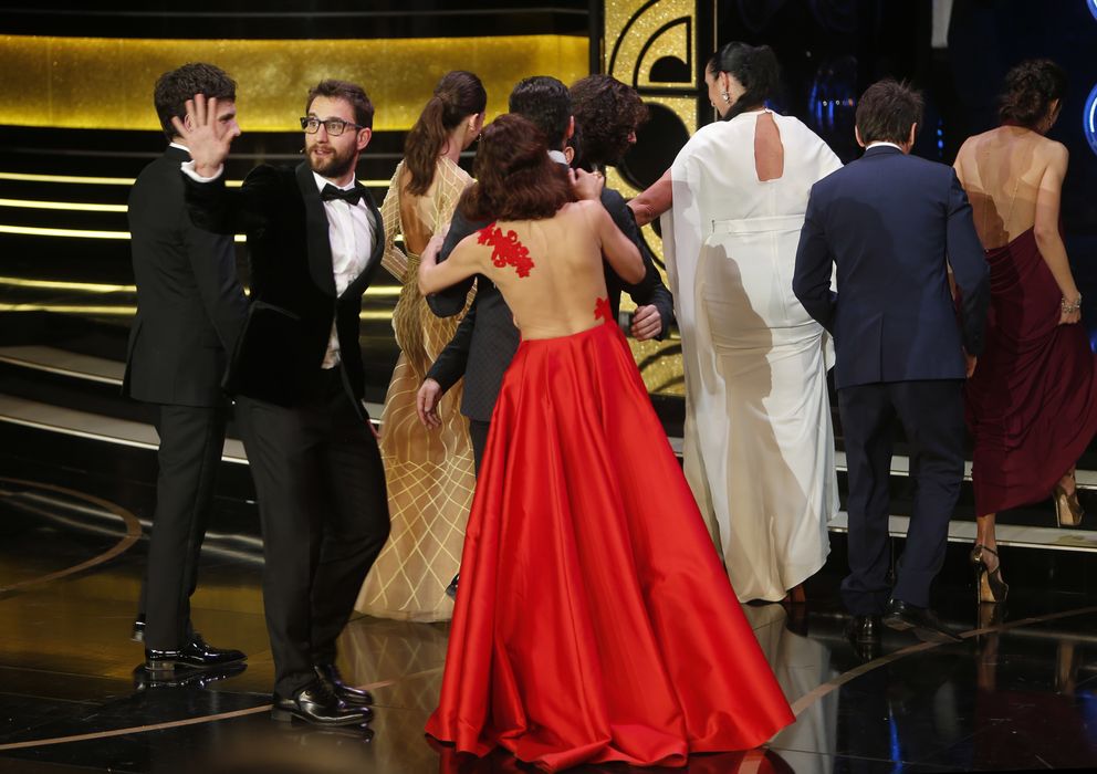 Foto: Un selfie entre actores tras dar por finalizada la gala de los Premios Goya (Gtres)