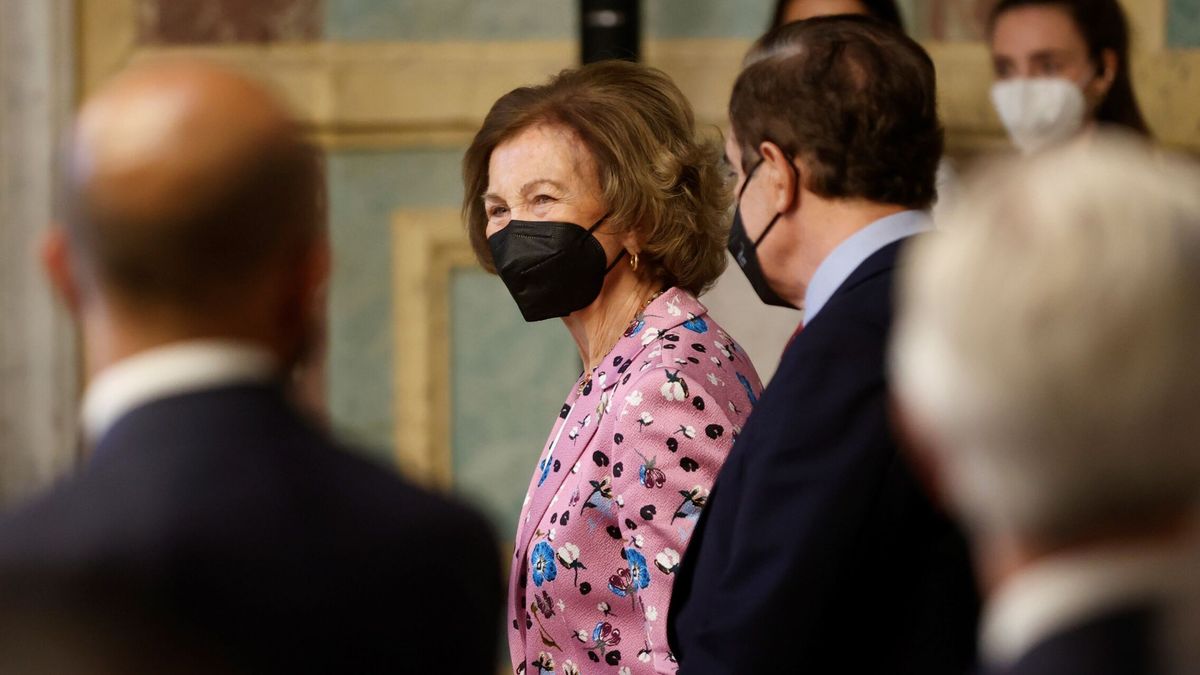 La reina Sofía estrena una chaqueta de 1.500 euros para su última cita oficial
