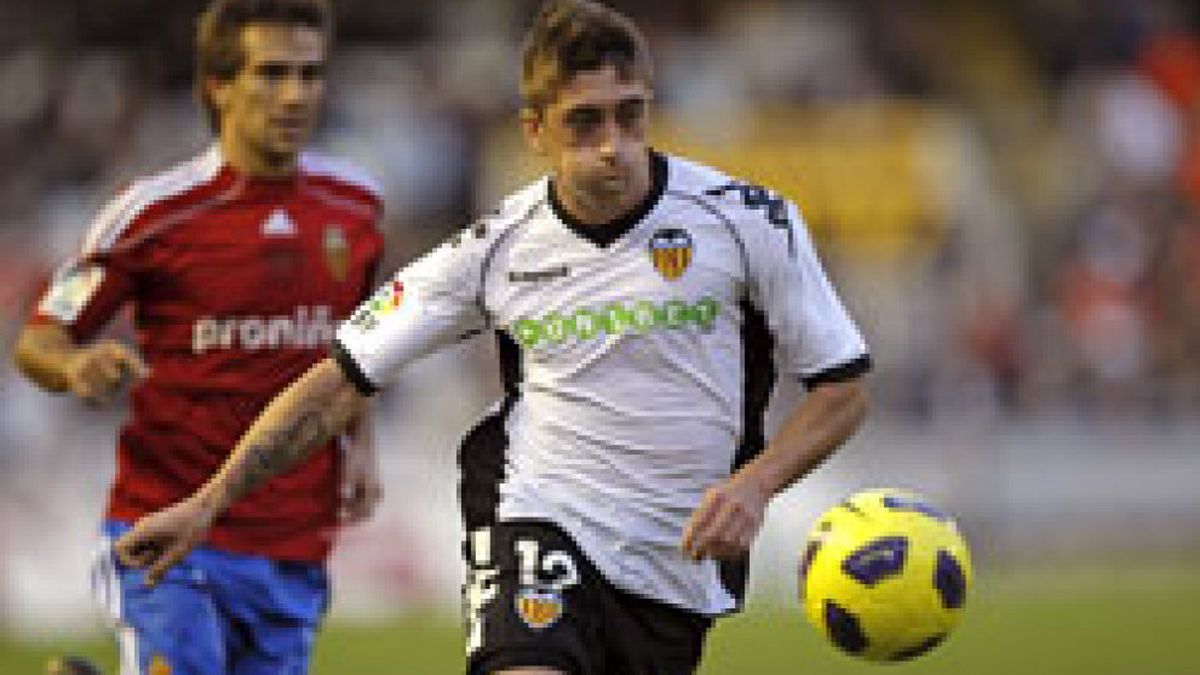 El Valencia se desquicia ante el Zaragoza para lograr un empate y pañuelos en Mestalla