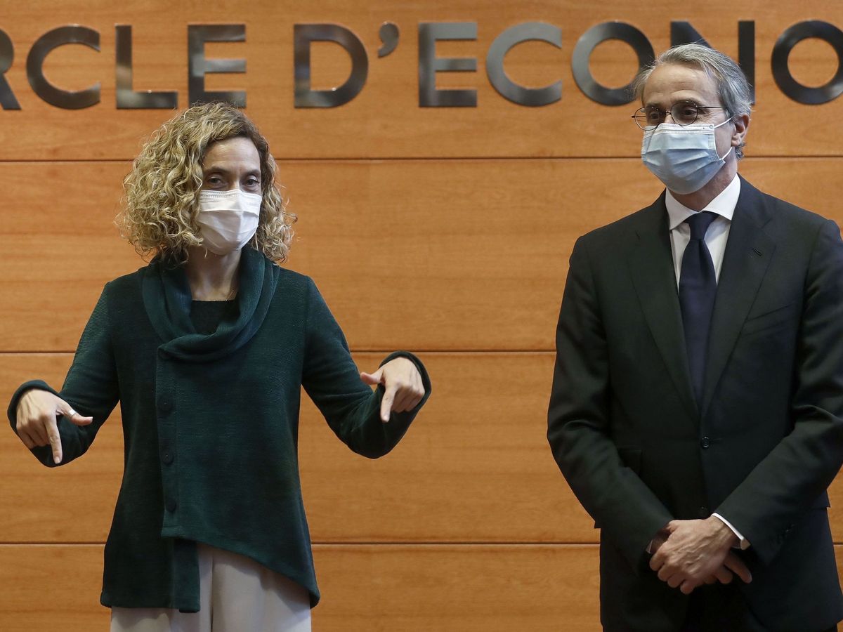 Foto: La presidenta del Congreso de los Diputados, Meritxell Batet, acompañada por el presidente del Cercle d'Economia de Barcelona, Xavier Faus. (EFE)