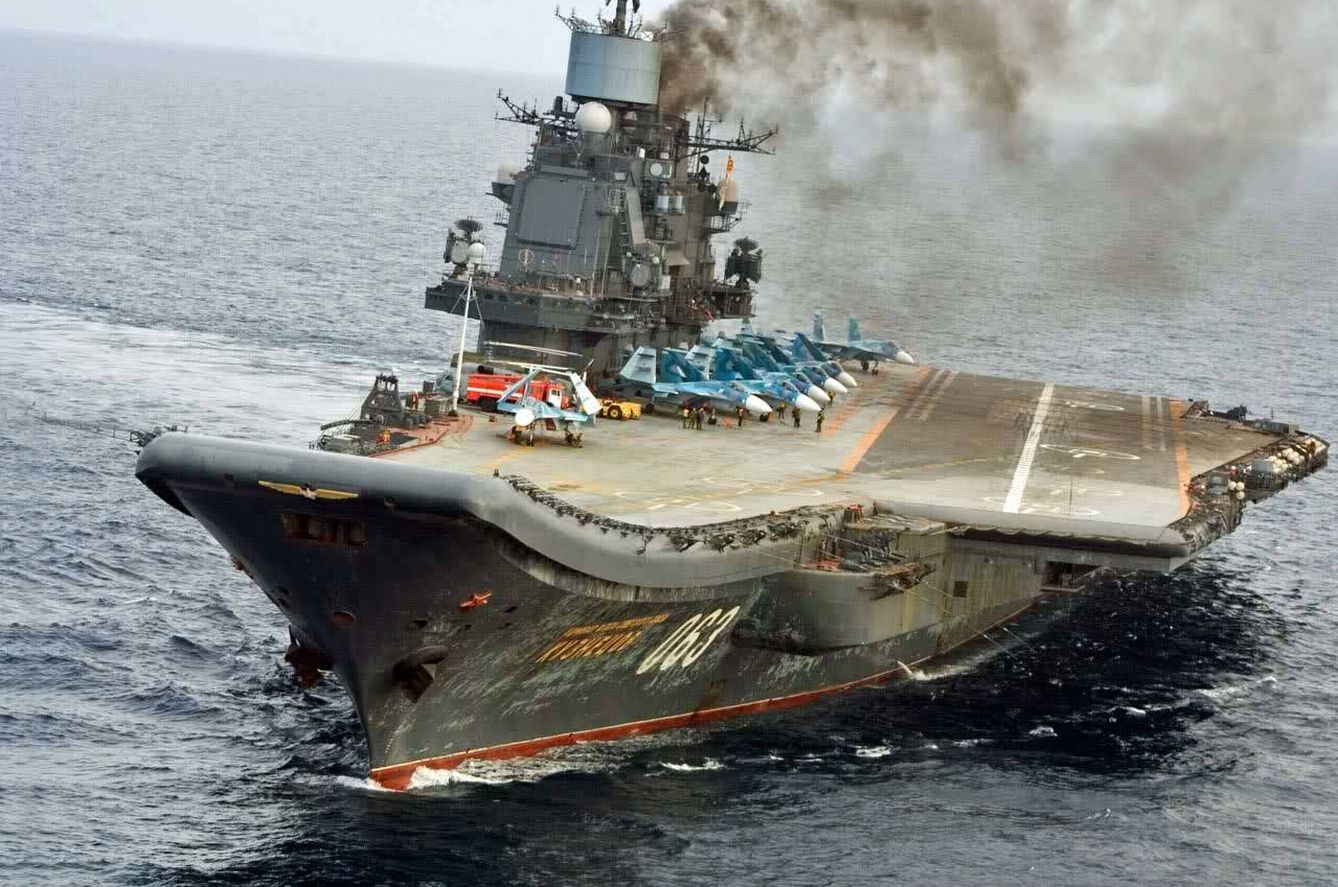 El portaaviones 'Kuznetsov', con cazas rusos a bordo. 