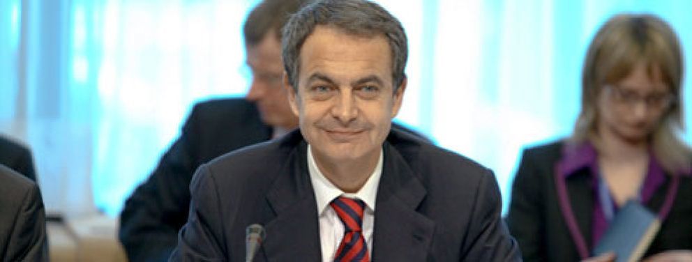 Foto: Zapatero exige responsabilidad a Rajoy porque sabe que Mayor Oreja miente