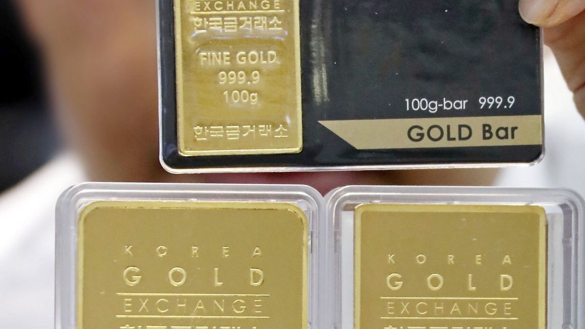 Los inversores reaccionan a Corea con contención pero buscan refugio en oro