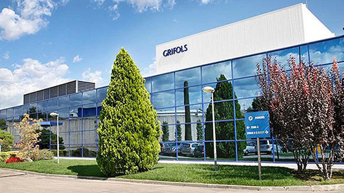 Grifols vende a uno de sus accionistas dos empresas de plasma compradas este año