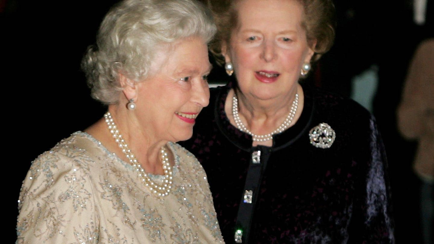 La reina Isabel, en el 80 cumpleaños de Margaret Thatcher. (Reuters)