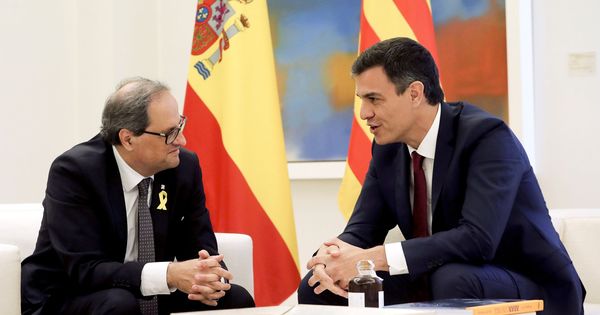 Foto: El presidente del Gobierno, Pedro Sánchez, y el 'president' de la Generalitat, Quim Torra, durante la reunión. (EFE)