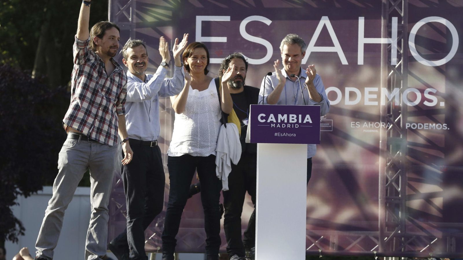 Foto: Pablo Iglesias, José Manuel López, Carolina Bescansa y Germán Cano, durante el mitin de arranque de campaña de Podemos. (EFE)