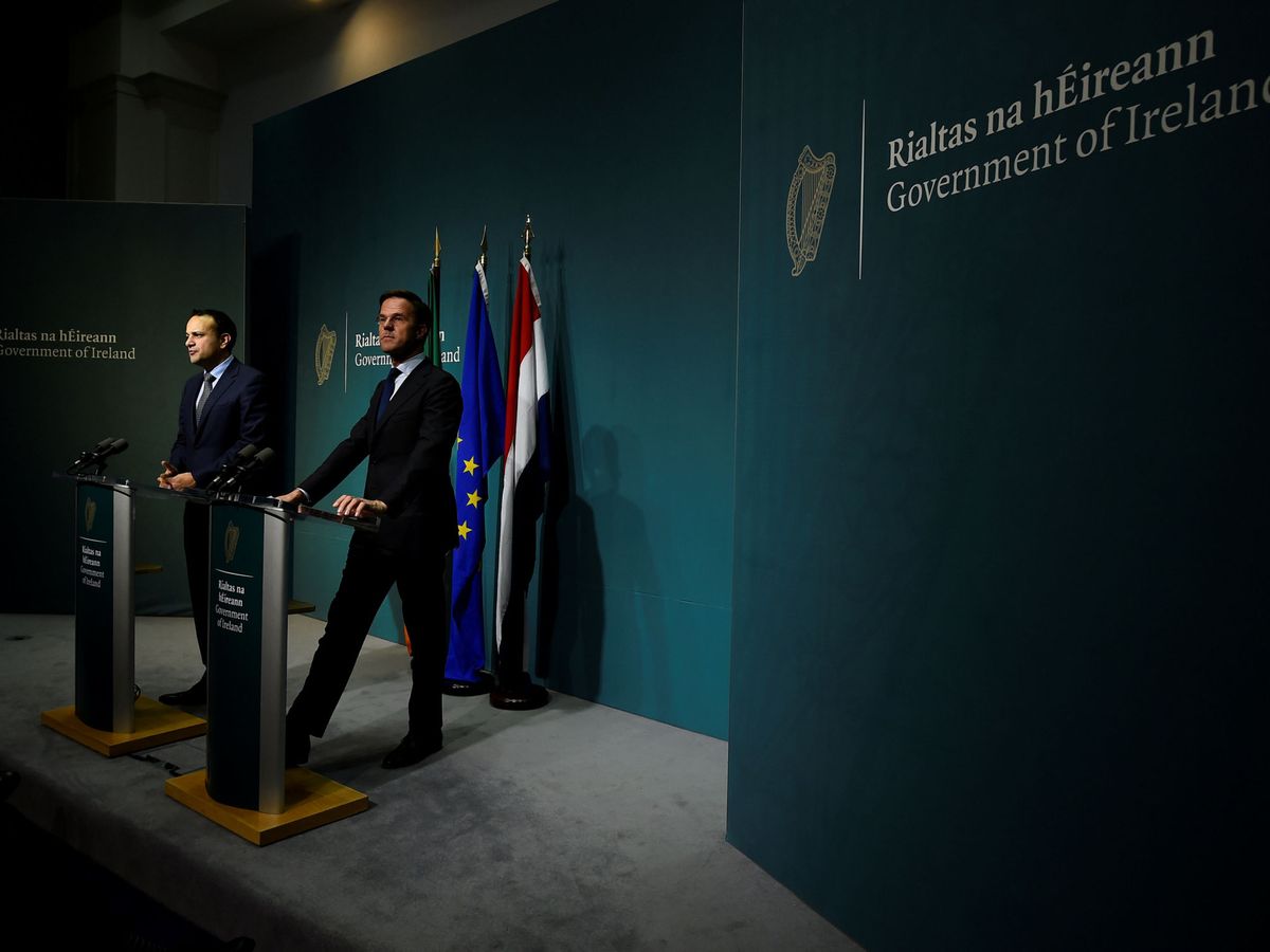Foto: Leo Varadkar y Mark Rutte, dirigentes de Irlanda y Países Bajos. (EFE)