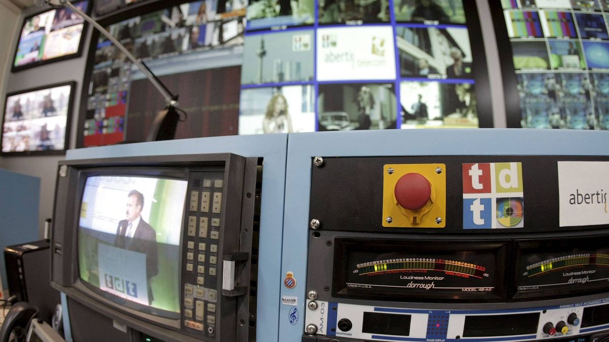 Las TV tiran de talonario para evitar el cierre de ocho canales por el Tribunal Supremo