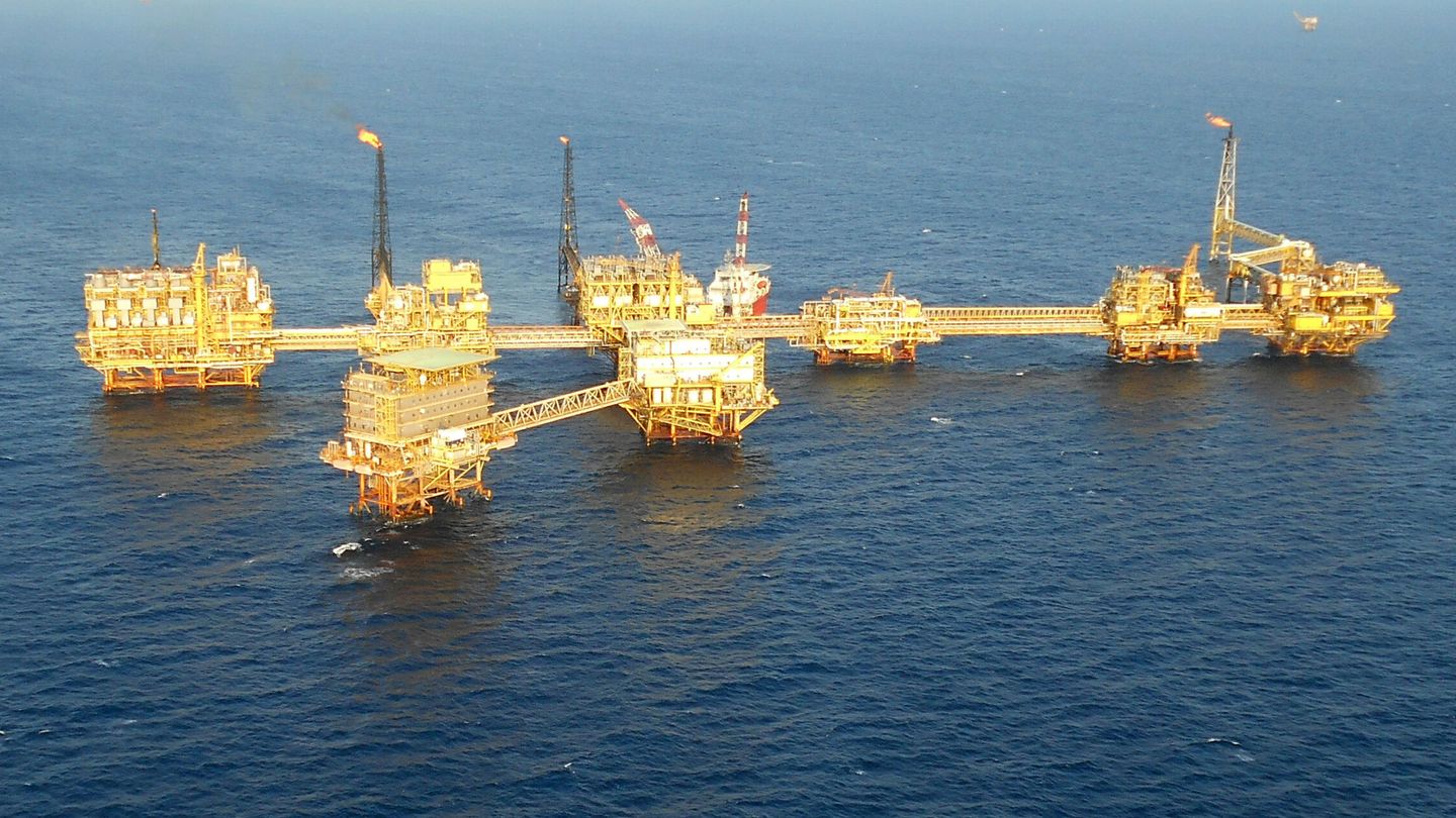 Plataforma petrolera en el Golfo de México. (EFE/E. Ávila)