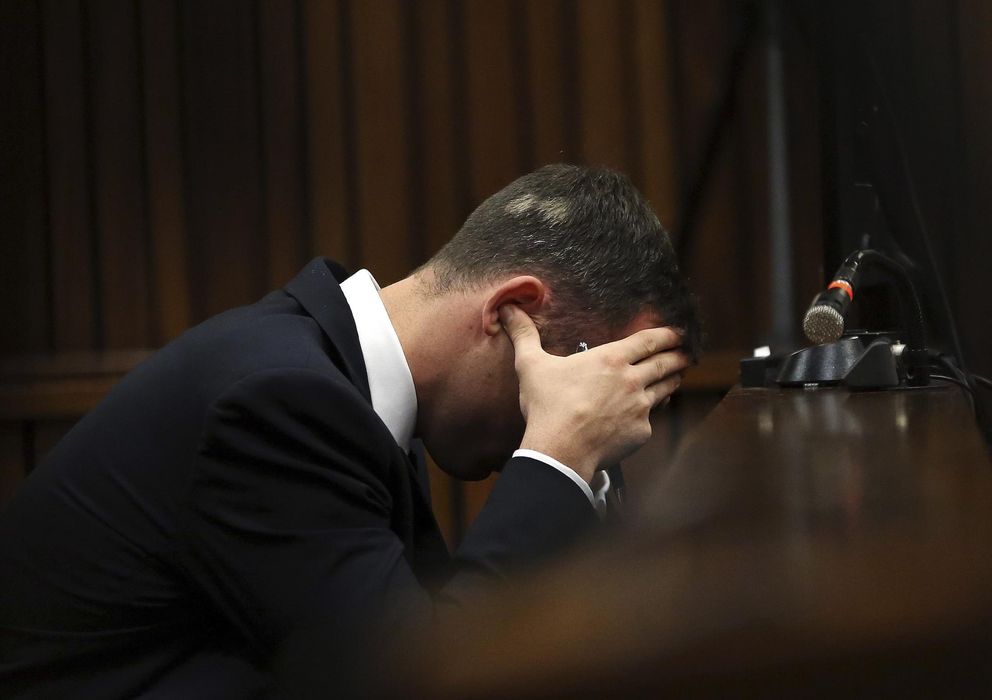 Foto: Oscar Pistorius, en un momento del juicio por el asesinato de su novia.