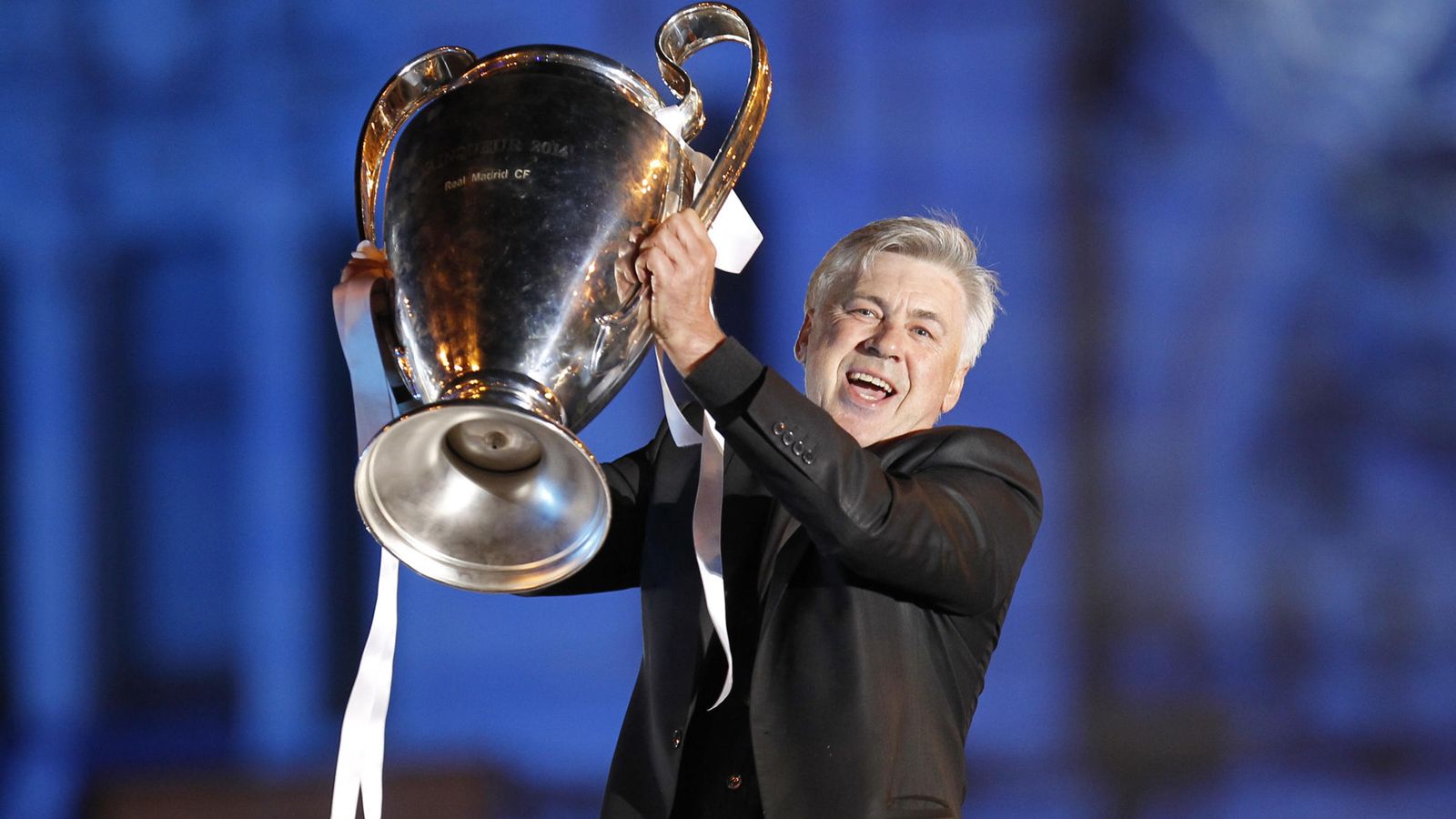Foto: Carlo Ancelotti levanta la Copa de Europa (EFE)