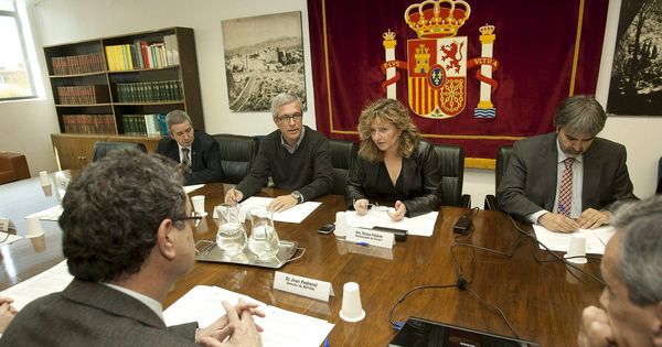 Foto: La exsubdelegada del Gobierno Teresa Pallarès (2ºd). (EFE)