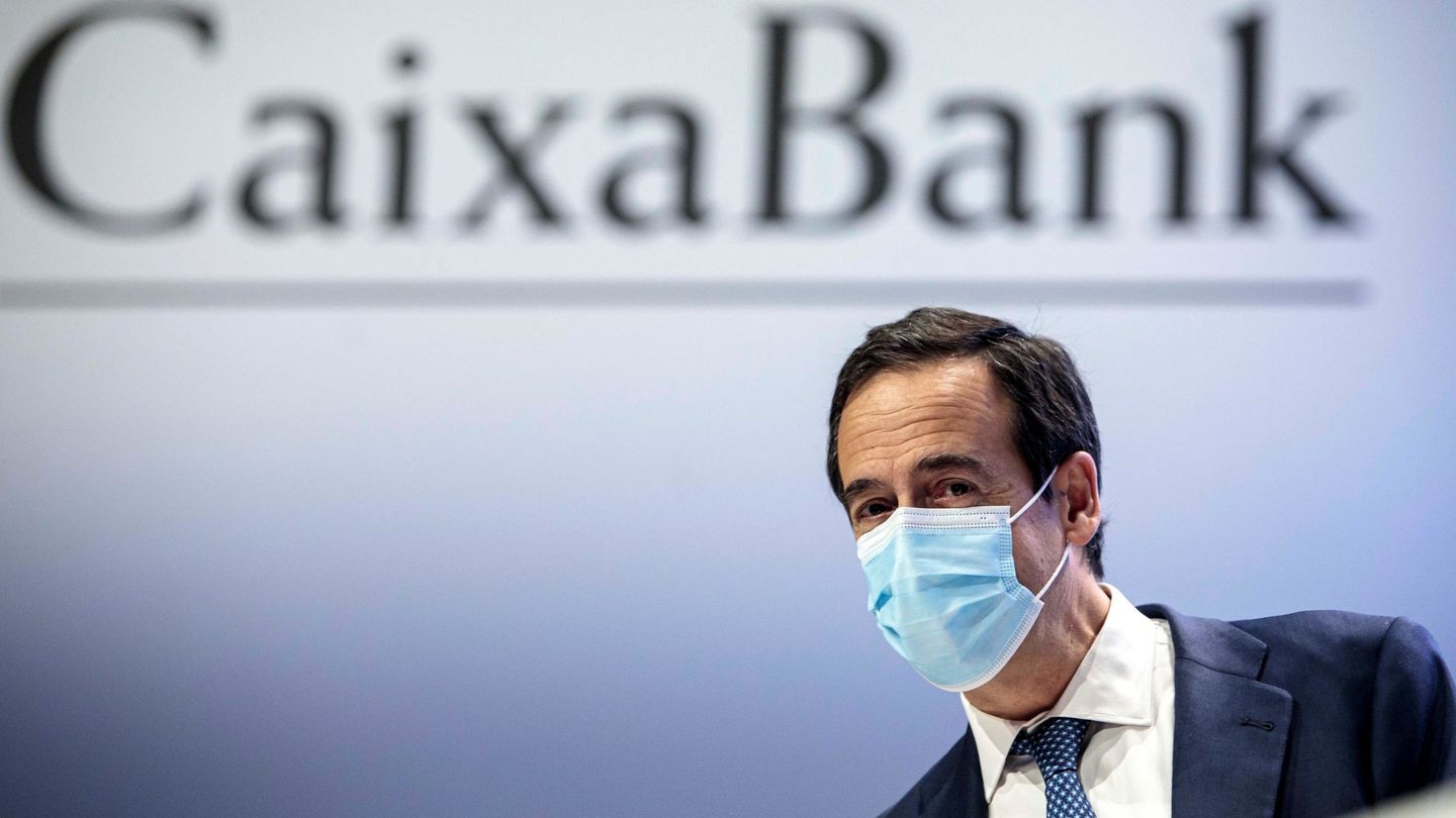 El consejero delegado de CaixaBank, Gonzalo Gortázar, durante la junta de accionistas. (EFE)