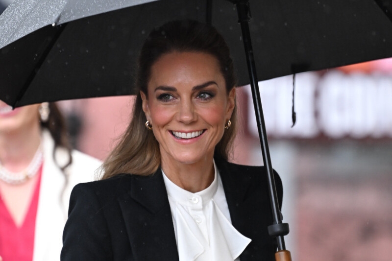 Foto de Kate Middleton apuesta por el estampado tartán con una falda de 1.935 euros y de aire otoñal