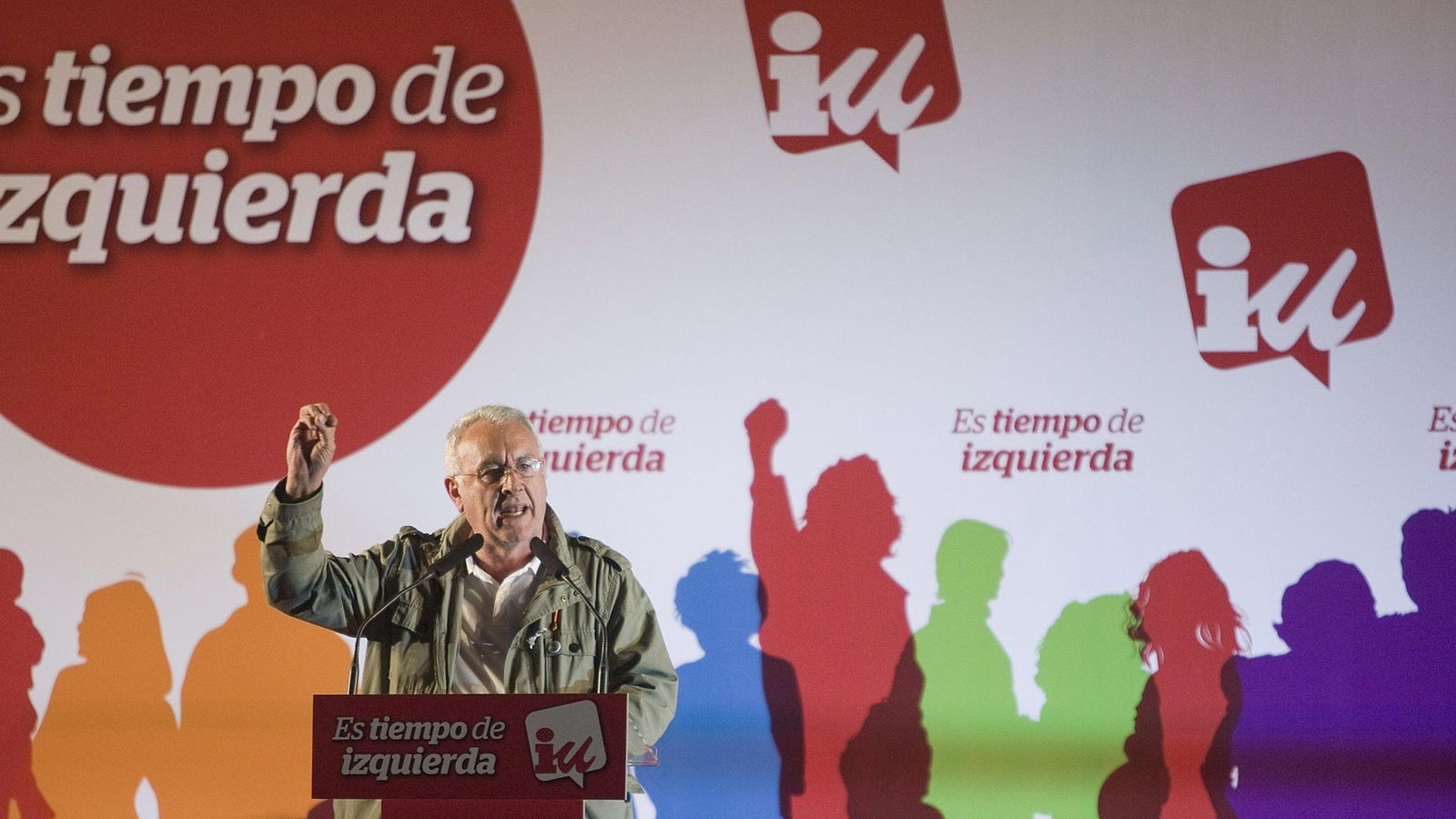 Foto: Cayo Lara, durante el arranque de campaña en Zaragoza. (EFE)