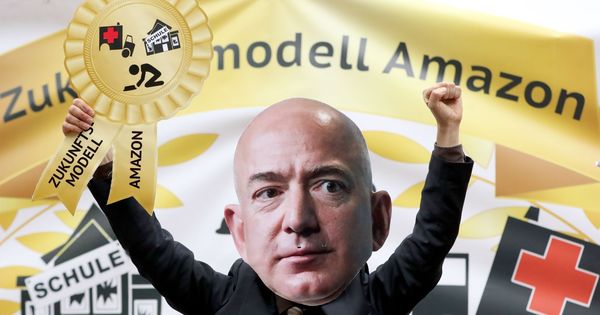 Foto: Protestas contra el fundador de Amazon, Jeff Bezos, el año pasado en Alemania. (Reuters)