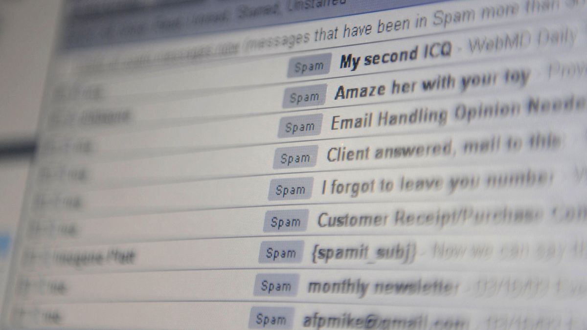 Enviar un 'mail' sin copia oculta y otros usos comunes que violan la protección de datos