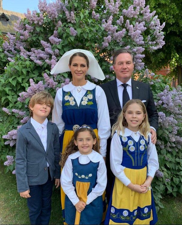 Magdalena de Suecia, arropada por su marido y sus hijos en el Día Nacional. (Casa Real de Suecia)
