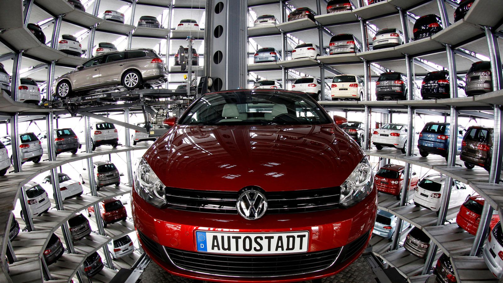 Foto: Parque temático Autostadt, junto a la planta Volkswagen de Wolfsburgo. (Reuters)