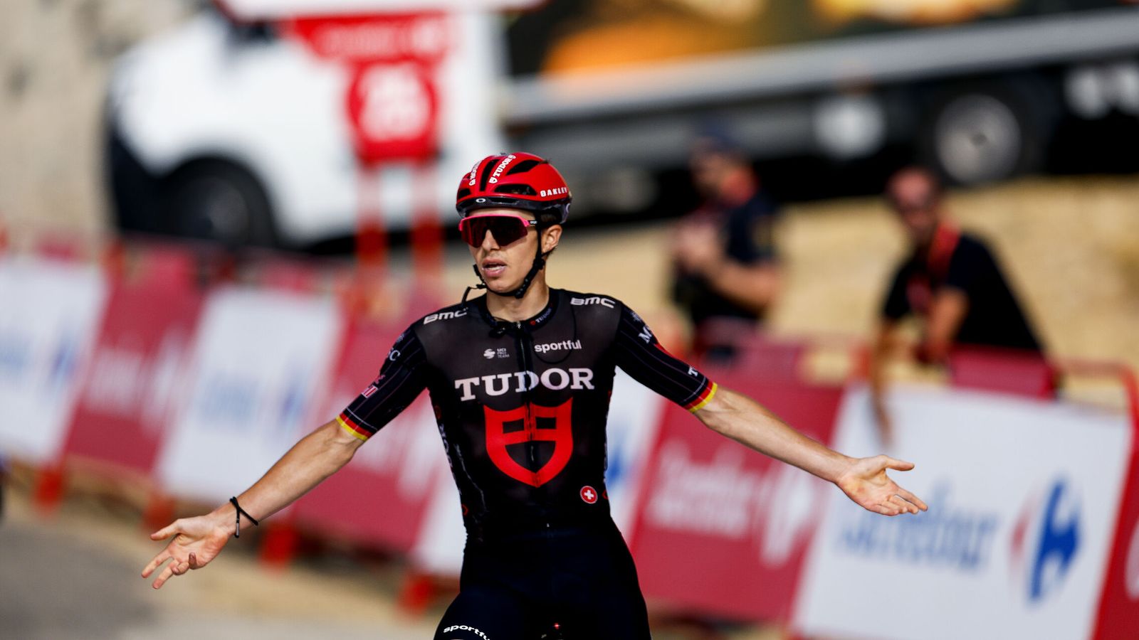 Brenner tumba a Buitrago en La Vuelta y Enric Mas mete más tiempo a Primoz Roglic en La Pandera