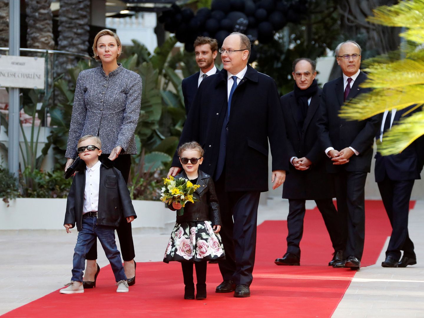 Alberto y Charlène de Mónaco junto a sus hijos, en una imagen reciente. (Reuters)