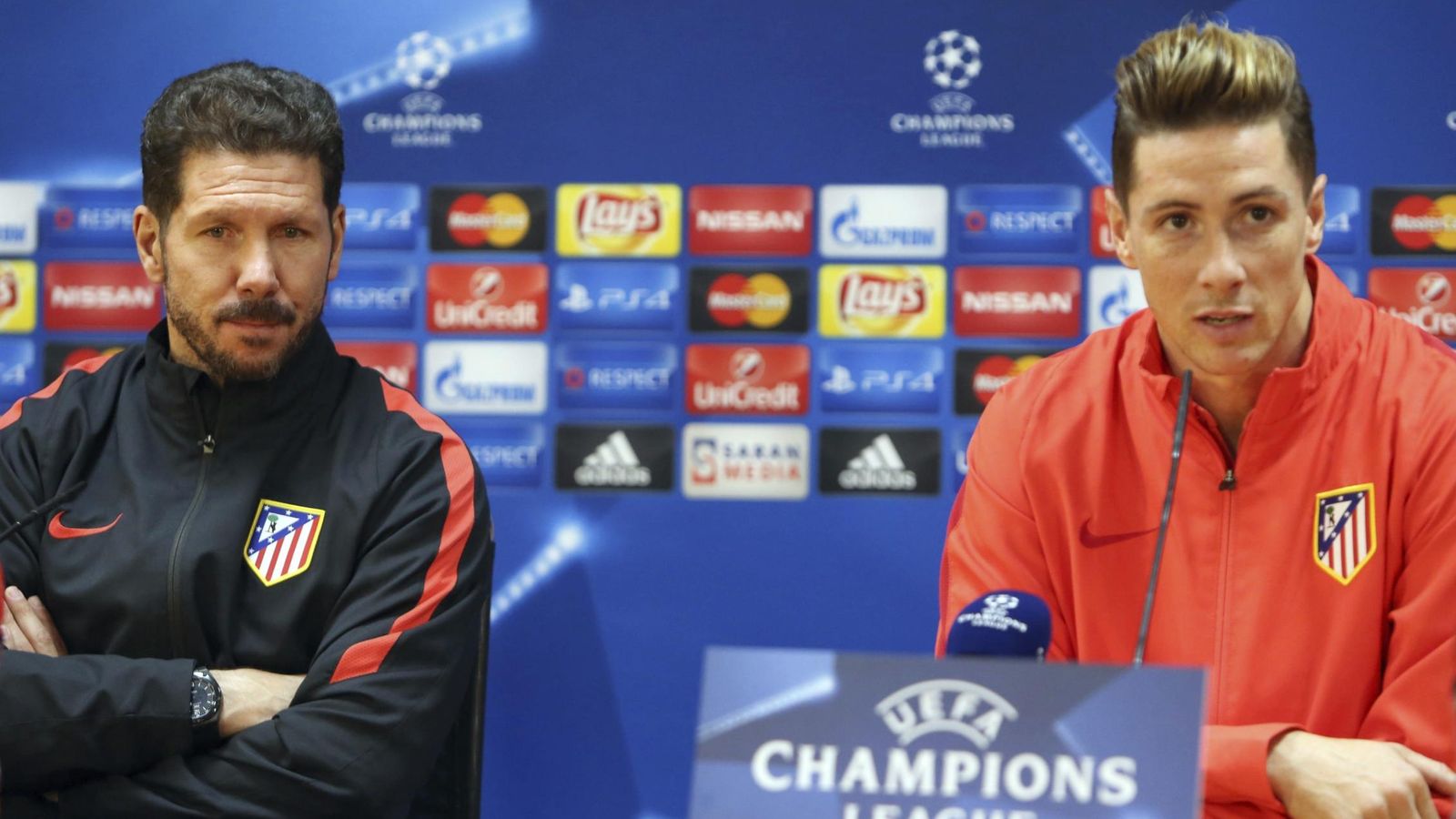 Foto: Simeone y Fernando Torres, durante una rueda de prensa de la presente temporada (Efe).