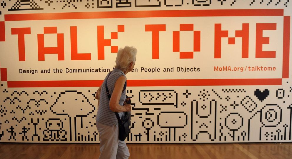 Exposición 'Háblame: diseño y comunicación entre personas y objetos', en el MoMA. (EFE)