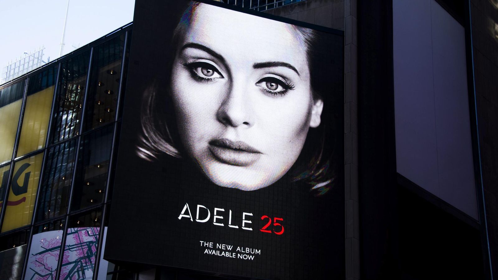 Foto: Cartel del nuevo disco de Adele, '25', en Nueva York