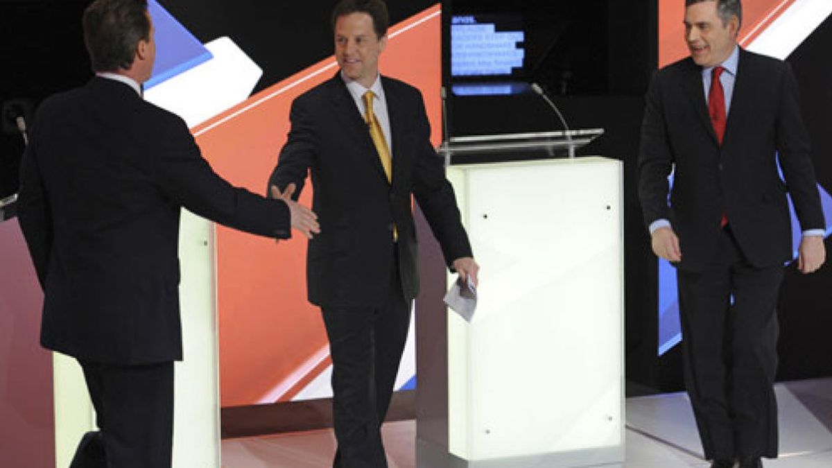 La estrella de Clegg no se apaga en el segundo debate