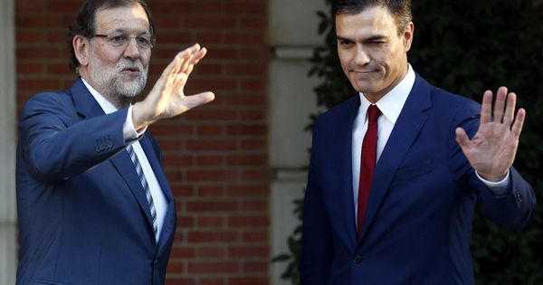 Foto: Mariano Rajoy y Pedro Sánchez juntos en La Moncloa en una imagen de archivo. (EFE) 